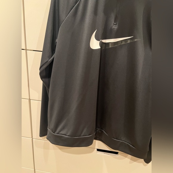 Nike Running black Dri Fit top - Picture 4 of 6